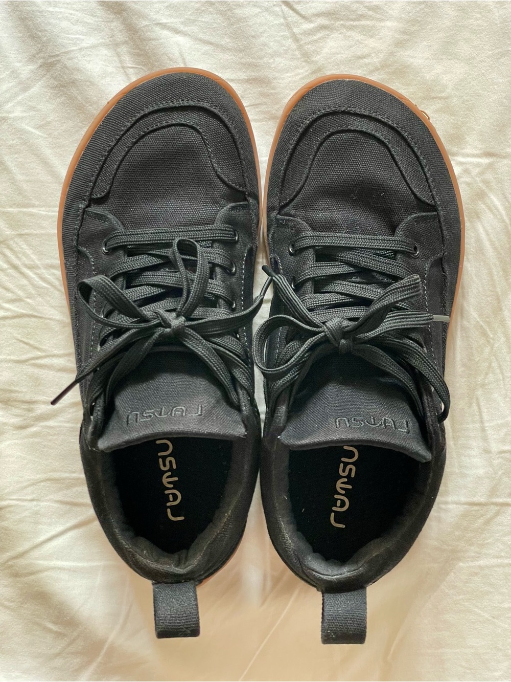 Rutsu Original Barefoot Sneakers Low - Black & Gum - Size 9W / 7M
